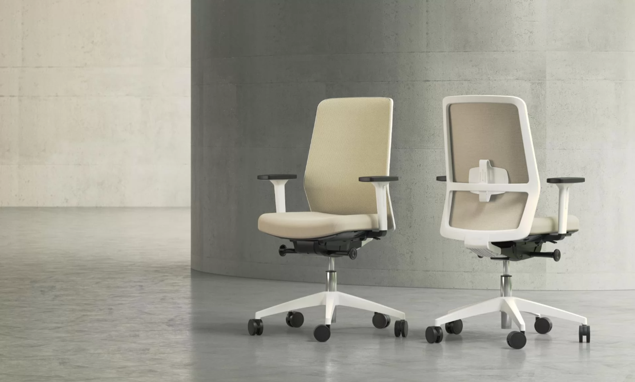 SURF. Frame colour - Black. Star colour - Black. Seat colour - Pink. Backrest colour - Graphite grey. 